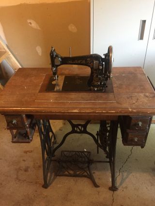 Naumann Sewing Machine With Desk