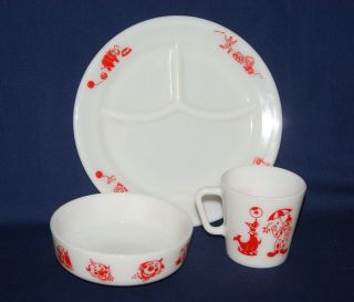 Rare Vintage Pyrex Childs Dish Set - Circus Clowns - Red White Cup Plate Bowl