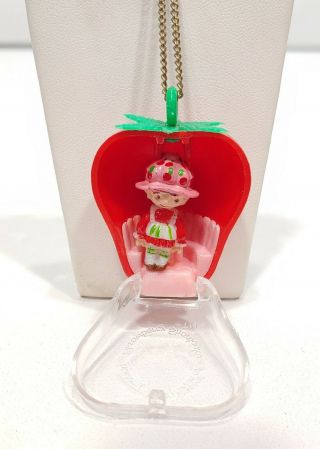 Vintage 1981 Strawberry Shortcake American Greetings Necklace