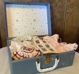 Vintage Trunk With Ginny & Ginger Size Doll Clothes