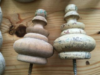 Vntg Worn Cream Wood Wooden 2 Finials & 8 Rings for Drapes & Curtains,  Banners 3