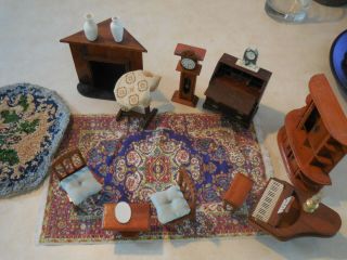 Room Of Doll House Furniture Rugs Piano/bench Desk Hutch Clock Table 2 Chairs