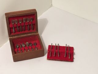 Vintage Dollhouse Miniatures Wood Silverware Box W/ Silverware Rare 36