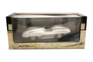 Auto Art 1/18 Gm Design Studio Chev.  “59 Corvette Stingray (silver) “rare” 71000