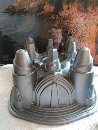 Nordic Ware Castle Palace Royale Bundt Cake Pan Heavy Cast Aluminum 10 Cups Rare