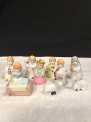 Vintage Tiny 10 Piece Miniature Ceramic Nativity Set 1 1/2 " Figures Pastel