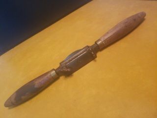 T565 Antique D.  R.  Barton 16 1/2 " Wood & Cast Iron Spoke Shave Draw Knife