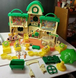 Vintage 1984 Coleco Cabbage Patch Doll Hospital House Playset With 30 Access