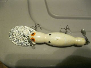 Vintage Bomber Waterdog fishing lure with wooden body white with sparkle lip 3
