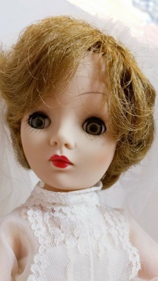 Lovely Vintage 1950s - 60s Vinyl High Heeled Fashion Bride Doll 15 " Great Gown