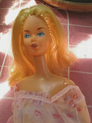 Vintage Mattel 1978 Kissing Barbie Doll In Orig Dress 2597