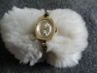 Swiss Made Cariole 17 Jewels Wind Up Vintage Ladies Watch