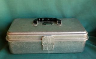 Vintage Umco 131 Aluminum Tackle Box Made In Usa Single Tier Fishing Very Good
