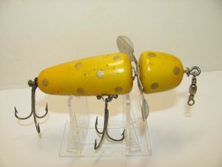 Pflueger Wood Globe Lure In Yellow With Gold Spots