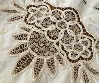 Antique / Old Vintage Linen & Crochet Lace Floral Oval Tablecloth 68 