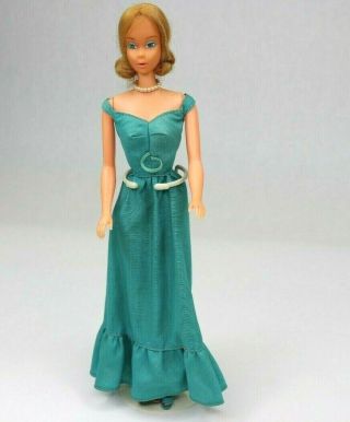 Vintage 1975 Deluxe Quick Curl Barbie Doll