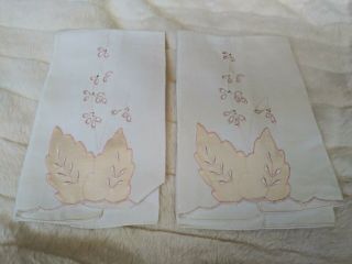 Set Of 2 Madeira Applique & Embroidered Linen Hand Towels 16 " By 11 "