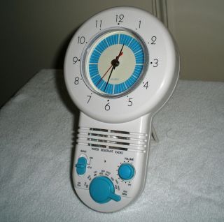 Vintage Poly Am/fm Water Resistant Radio With Analog Clock,  Model 2288,