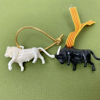 Torres Bulls Wine Charms Pair Black And Very Rare White Bull With Ribbons Cords