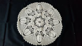 Vintage Handmade Round Crochet Lace White Runner 17 "