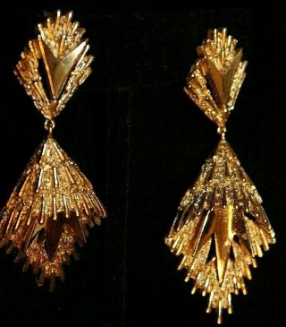 Rare 2 3/8 Inch Gold Tone Dangle Clip On Earrings Signed Crown Trifari - Minty