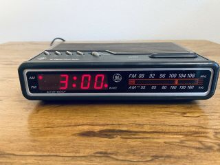 Ge Digital Alarm Clock Radio Am/fm Model 7 - 4612a Brown Vintage 80’s