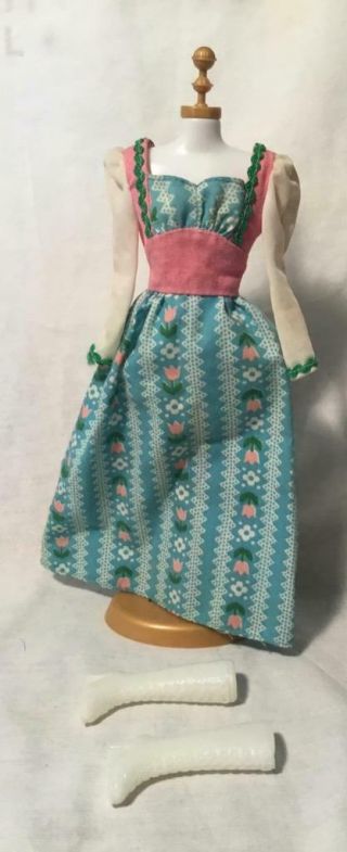Vintage 1976 Barbie Sweet 16 Sixteen Flowered Dress & White Lace Boots 9555
