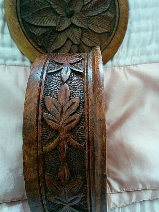 Vintage Black Forest Carved Wooden Lidded Sectioned Round Treen Box Trinket