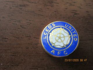 Rare Old Football Badge Leeds United A.  F.  C.  Reeves Gilt Broochpin Fitting