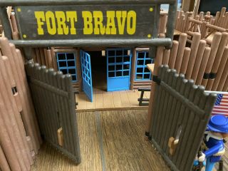 Vintage Retired Fort Bravo 3773 RARE 2