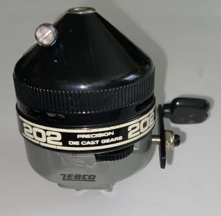 Zebco Model 202 Closed Face Fishing Reel Grey Black Made In Usa