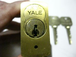 Yale Padlock w/ 2 Keys and Core Key.  High Security.  Removable Core.  Rare 2