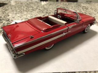 Franklin 1960 Chevrolet Impala Convertible 1:24 scale (Rare Red) 3