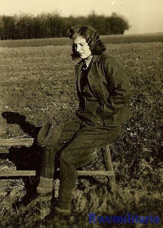 Rare Female Luftwaffe Uniformed Helferin Girl Seated On Bench In Field