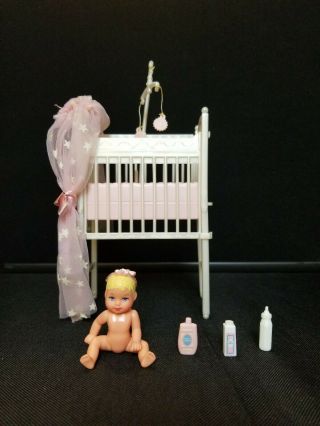 Vtg 2000 Mattel Barbie Bedtime Baby Krissy Crib & Accessories