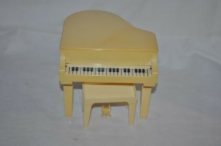 1981 Vintage Mattel 5085 White Barbie Electronic Baby Grand Piano 21 Keys