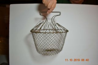 Vintage Collapsible Wire Mesh Egg Basket With Handles