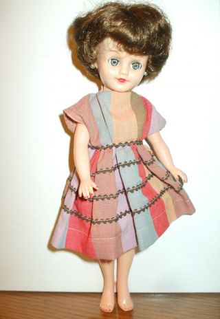 Vintage Vogue Jan Doll 10 " Brunette With Bubble Cut Hair Blue Sleep Eyes (h35)