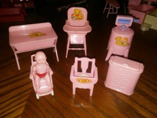 Vintage Marked Renwal 7 Piece Dollhouse Nursery Furniture W/ Poseable Baby