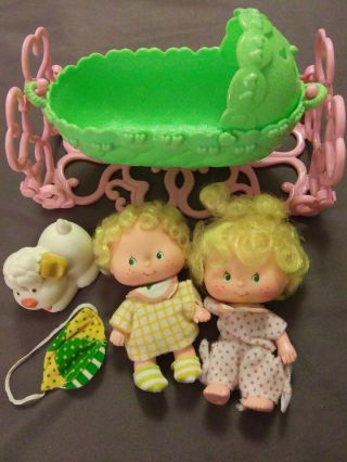 Vintage Strawberry Shortcake Lem And Ada Dolls With Sugarwoofer And Cradle