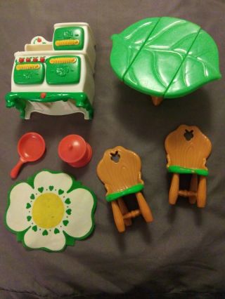 Vintage Strawberry Shortcake Dollhouse Kitchen Table Chairs Oven