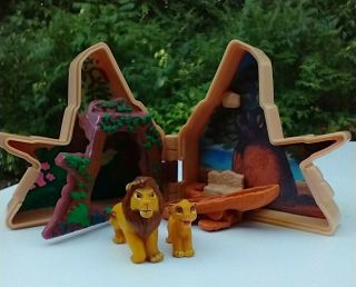 Vintage Mini Polly Pocket Disney Lion King Pride Rock Playcase W/3 Figures B010