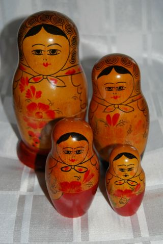 Vintage Set 4 Russian Babushka Dolls.  Good.