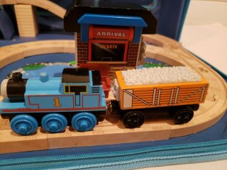Thomas Wooden Rare Tidmouth Travel Set Exclusive Orange Rickety /Ticket Booth 2
