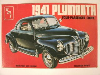 Vintage Amt 1941 Plymouth Coupe 1:25 Model Car Kit T148
