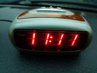 Vintage Sharp Electronic Alarm Clock - Spc1235 - Ac 120v - 60hz - 5 Watts Retro