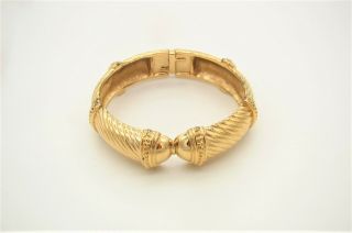 Vtg? Trifari Gold Tone Hinged Bangle Bracelet W/nice Design