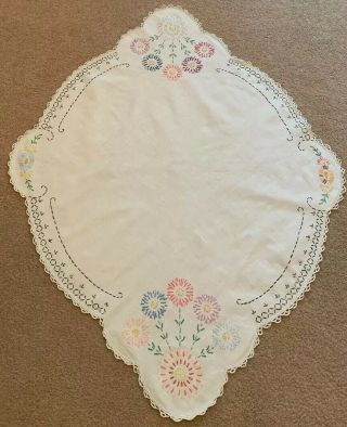 Vintage Hand Embroidered Floral French Knots Lace Oval Linen Table Runner Doily