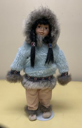 Vintage Inuit Eskimo Doll Fur Coat And Hat 13 " W Beaded Moccasins & Stand