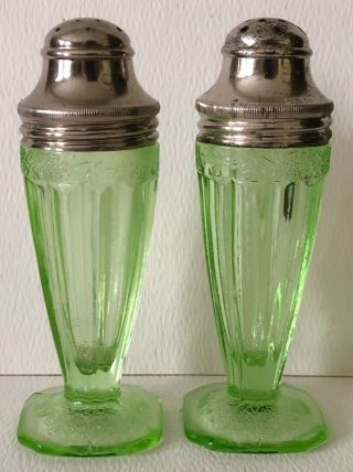 Rare Jeannette Adam Depression Glass Green Salt And Pepper Shakers Shaker Set